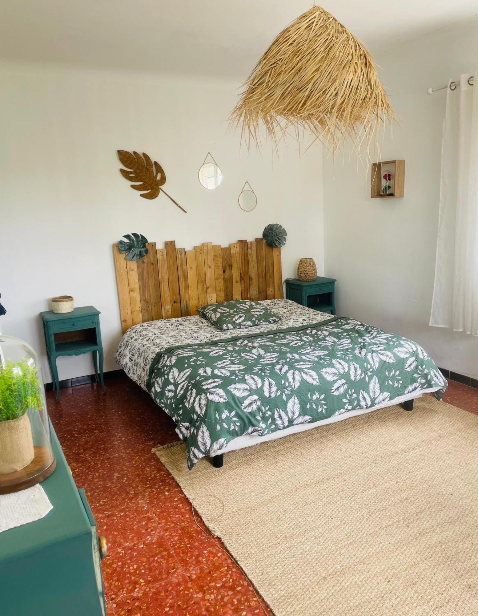 Appartement Dans Maison Avec Piscine Et Jardin 4 Ou 6 Personnes Arles